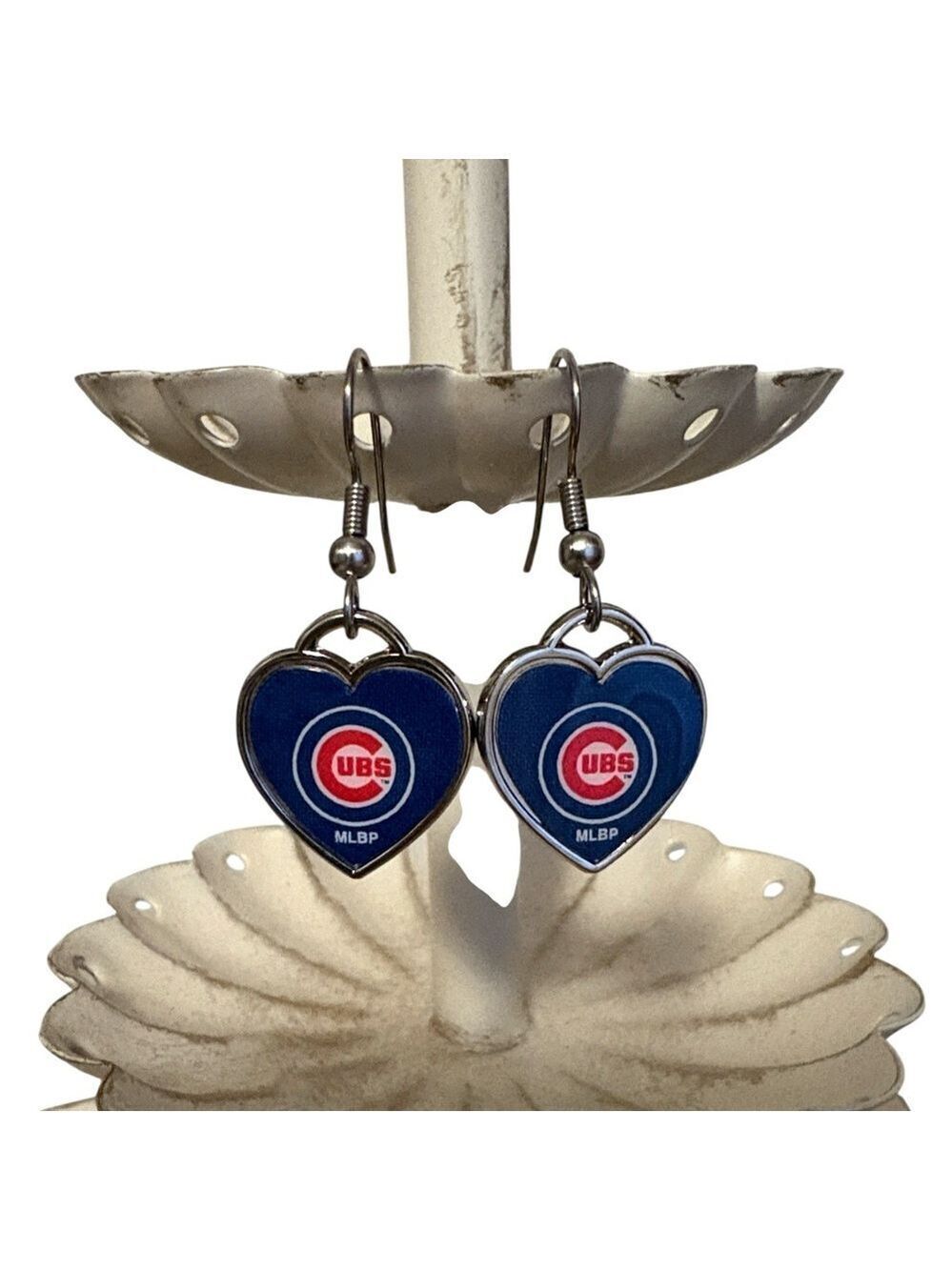 WinCraft MLB Chicago Cubs Earrings Heart Dangle Silver Tone Red and Blue New